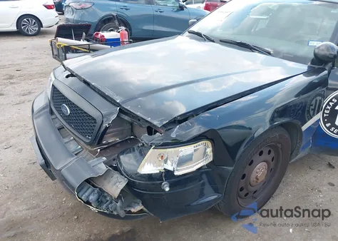 2009 Ford Crown Victoria Police/Police Interceptor z USA, uszkodzony, nr VIN 2FAHP71V89X120277